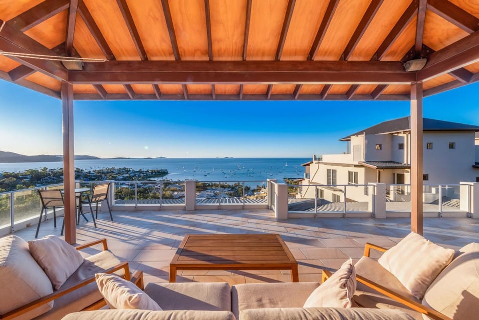 Executive Whitsunday Penthouse at 40 Reflections Apartment in Airlie Beach