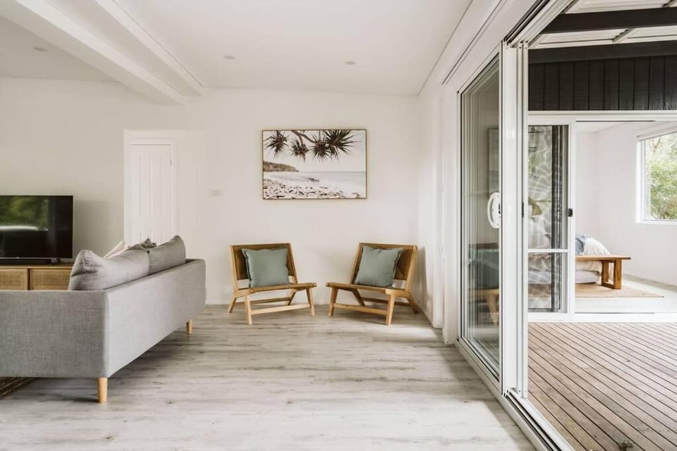 Shoreline House in Culburra Beach