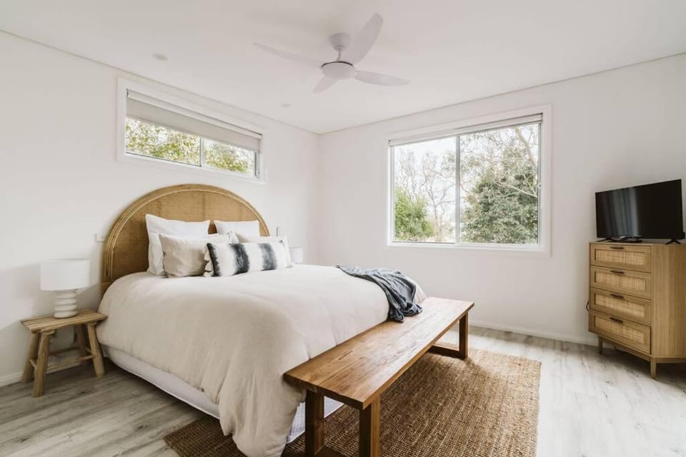 Shoreline House in Culburra Beach