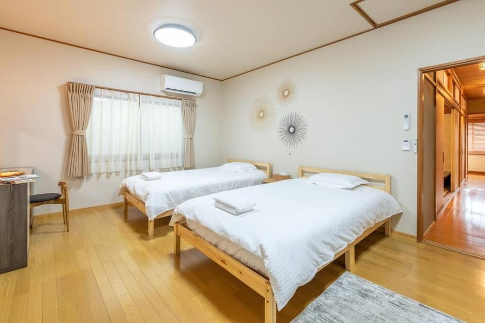 Traditional house/200sqm/good location/5BR/15Max Villa in Kyoto