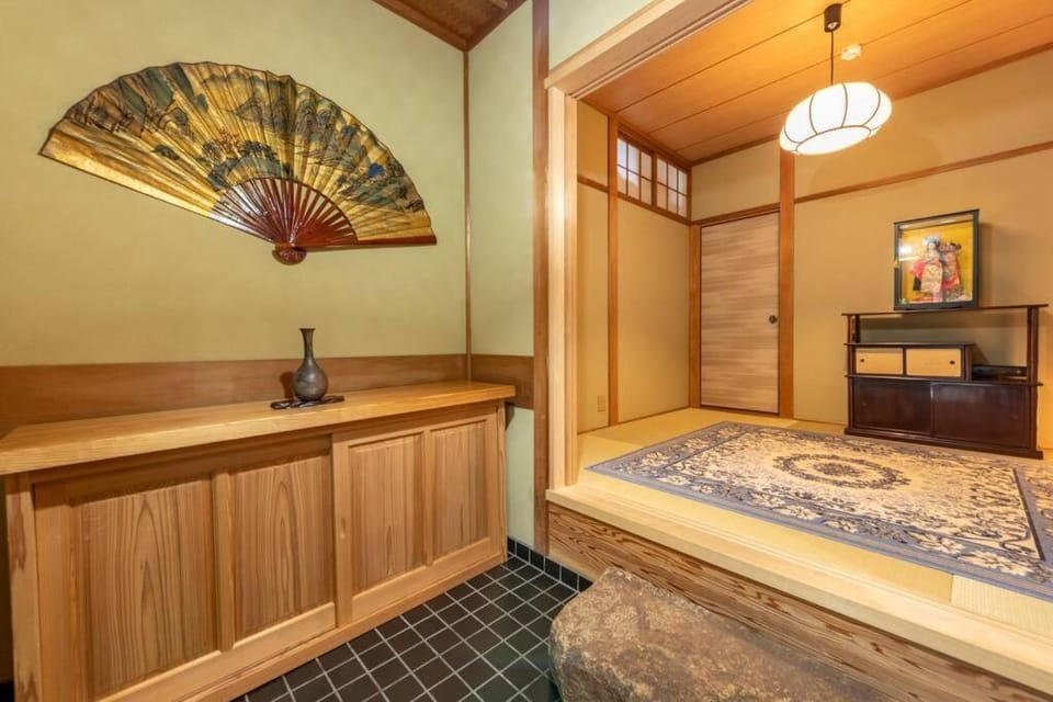 Traditional house/200sqm/good location/5BR/15Max Villa in Kyoto