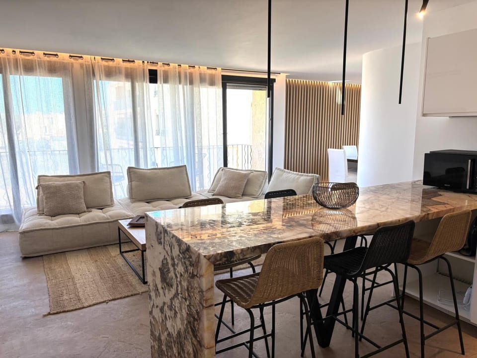 Communal lounge/ TV room, Kitchen or kitchenette