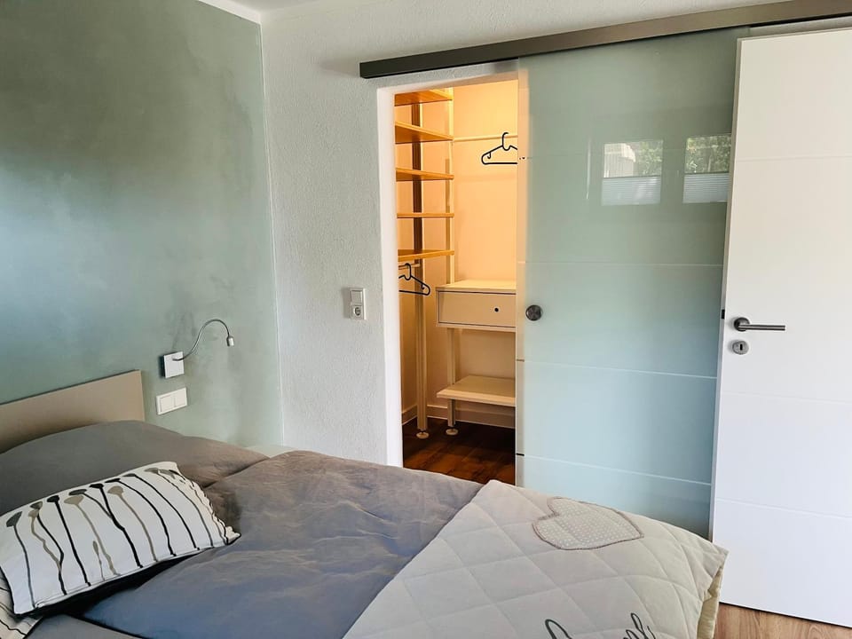 Bed, Bedroom, wardrobe