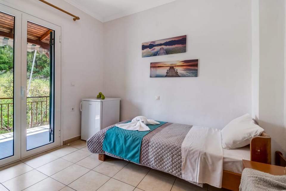 Property building, Living room, Bedroom