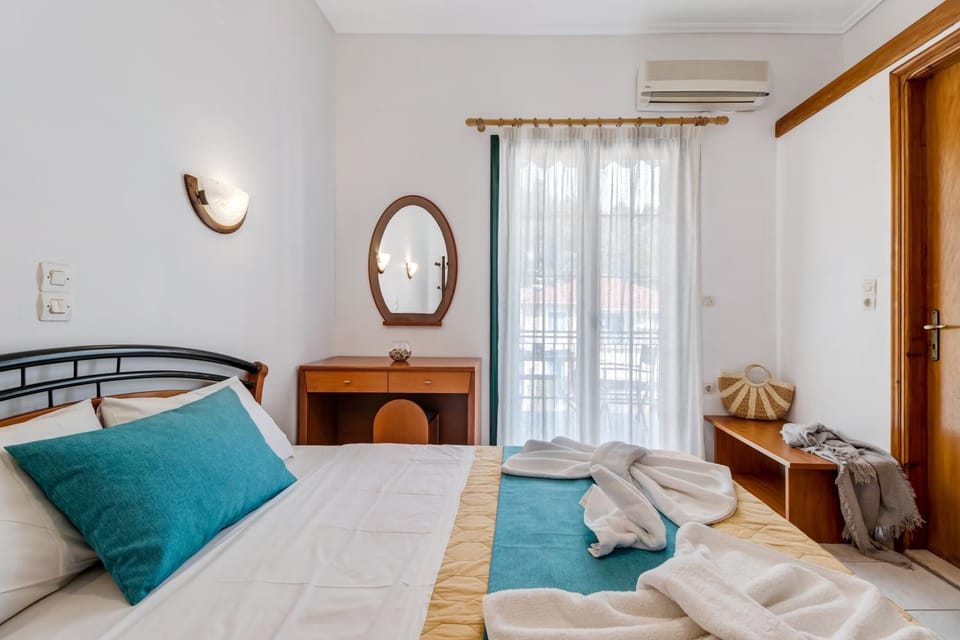 Property building, Living room, Bedroom