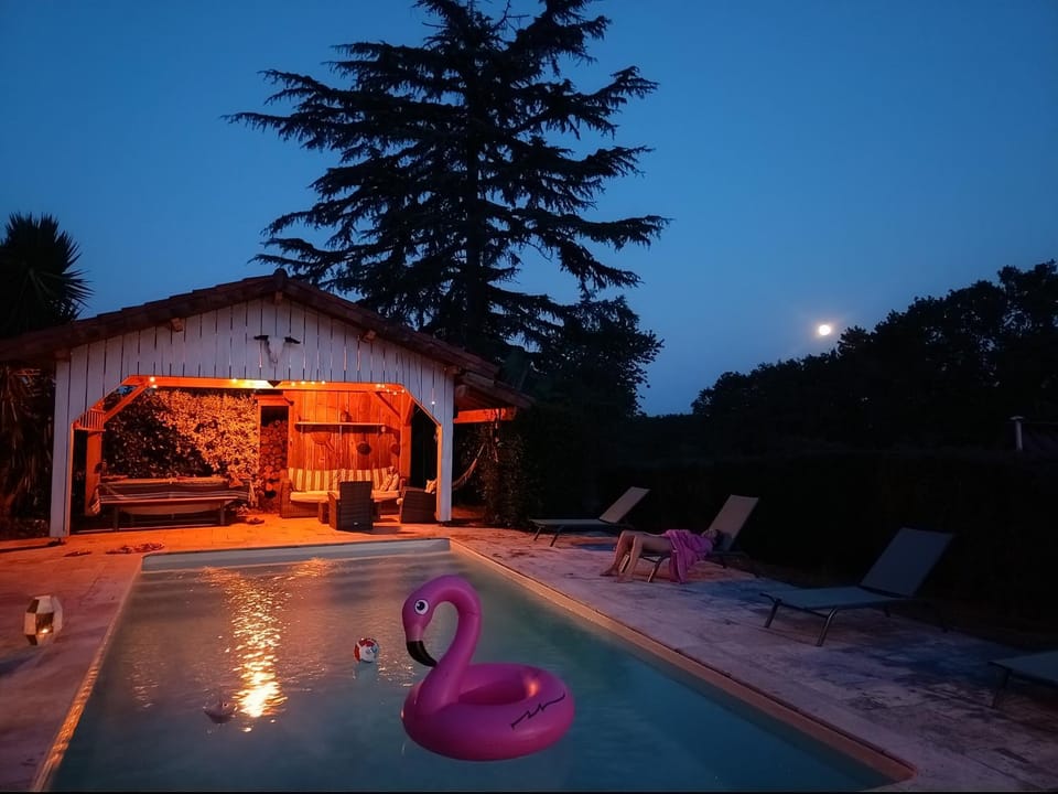 Swimming pool