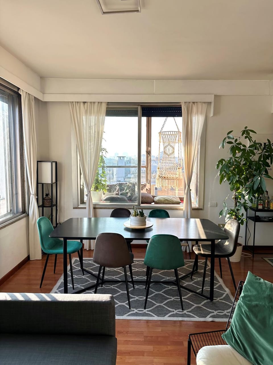 Living room, Dining area