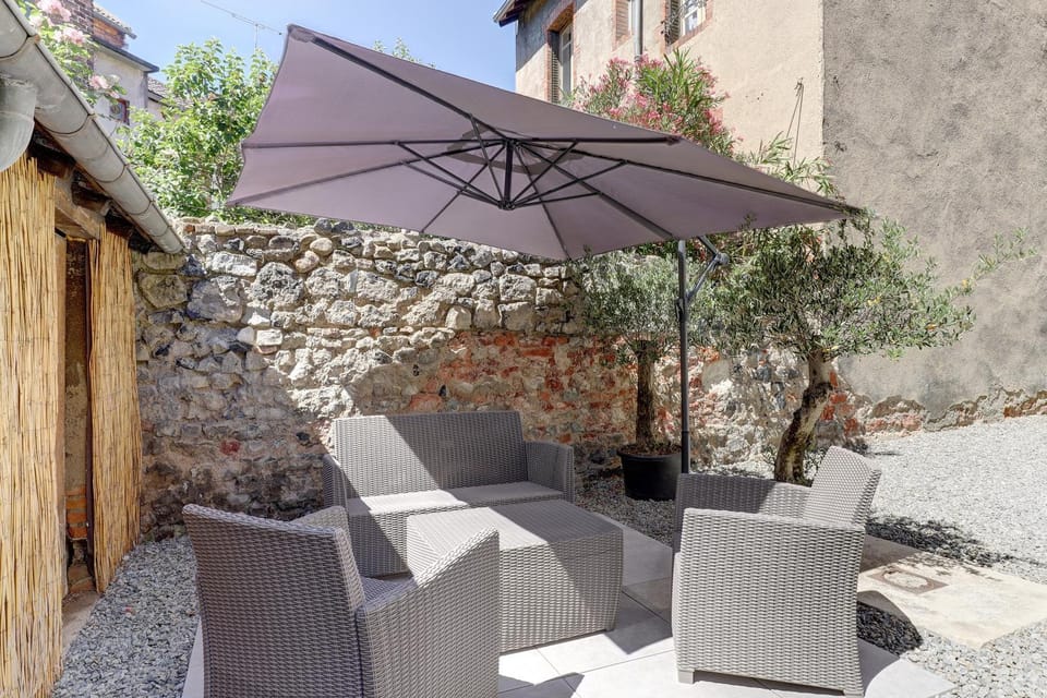 Patio, Seating area