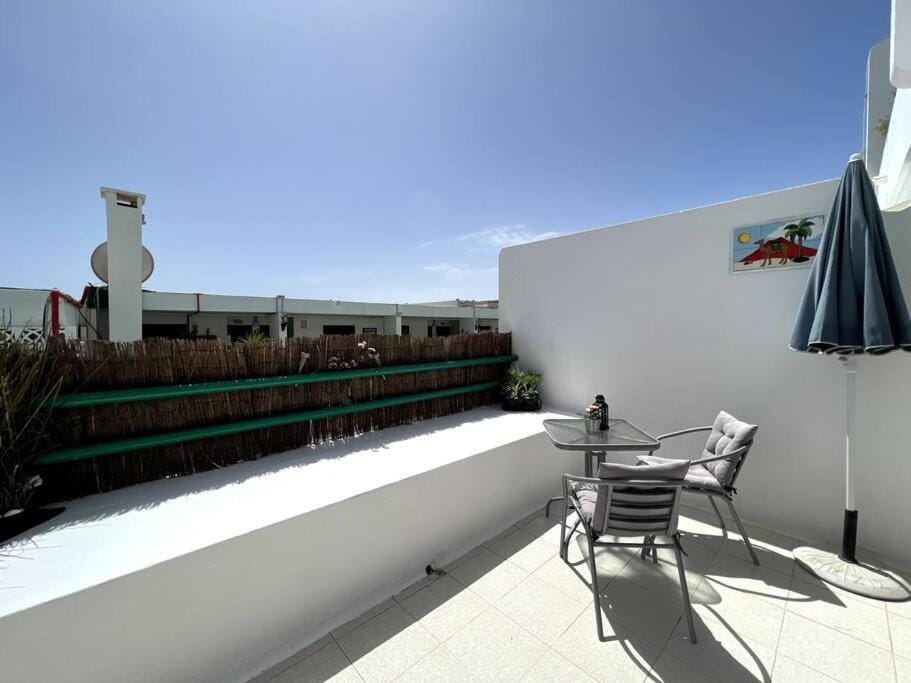 Casa Perdy, beautiful 1 bedroom apartment with communal pool Apartment in Puerto del Carmen