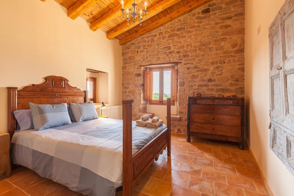 Property building, Living room, Bedroom