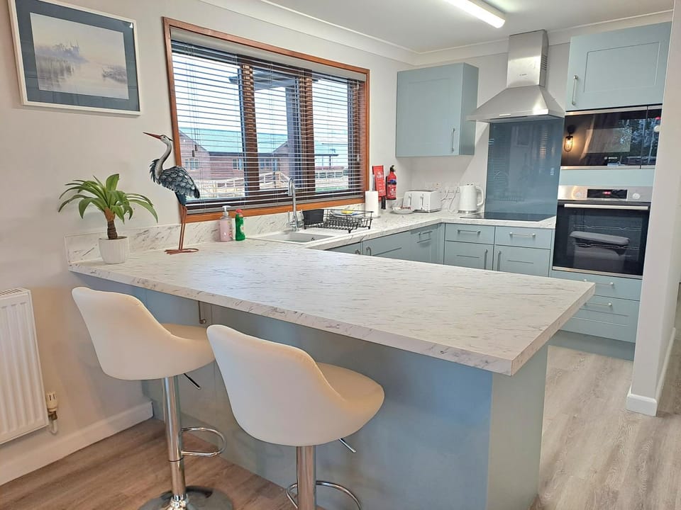 dishwasher, minibar, pet friendly, stove, washing machine, kitchen