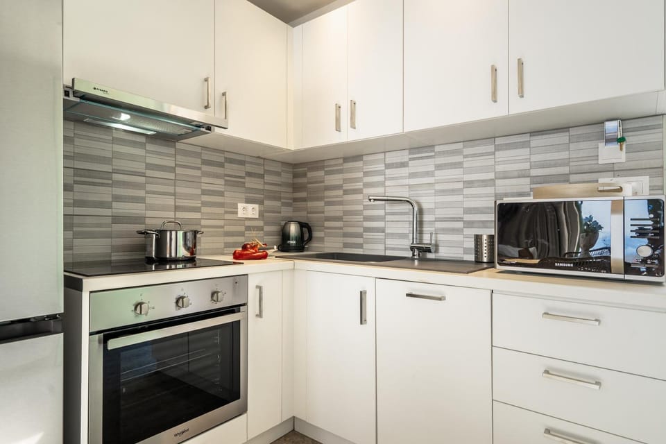 Kitchen or kitchenette, Living room