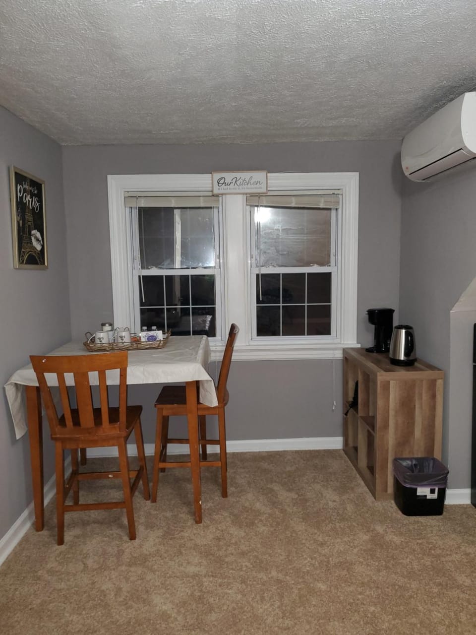 Coffee/tea facilities, Kitchen or kitchenette, Dining area