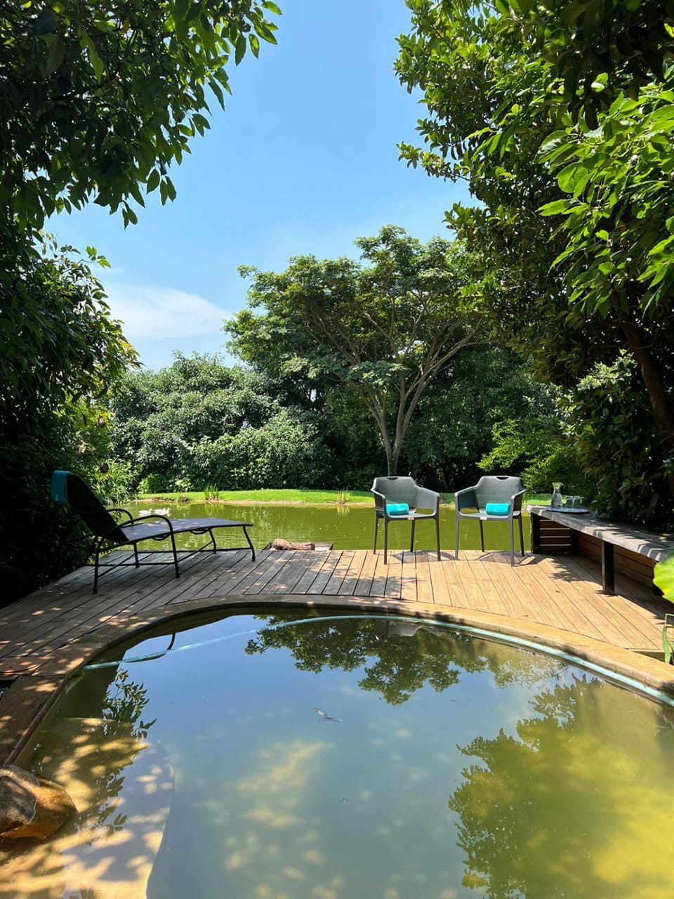 Swimming pool
