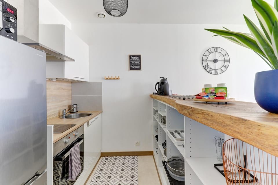 Kitchen or kitchenette, stove