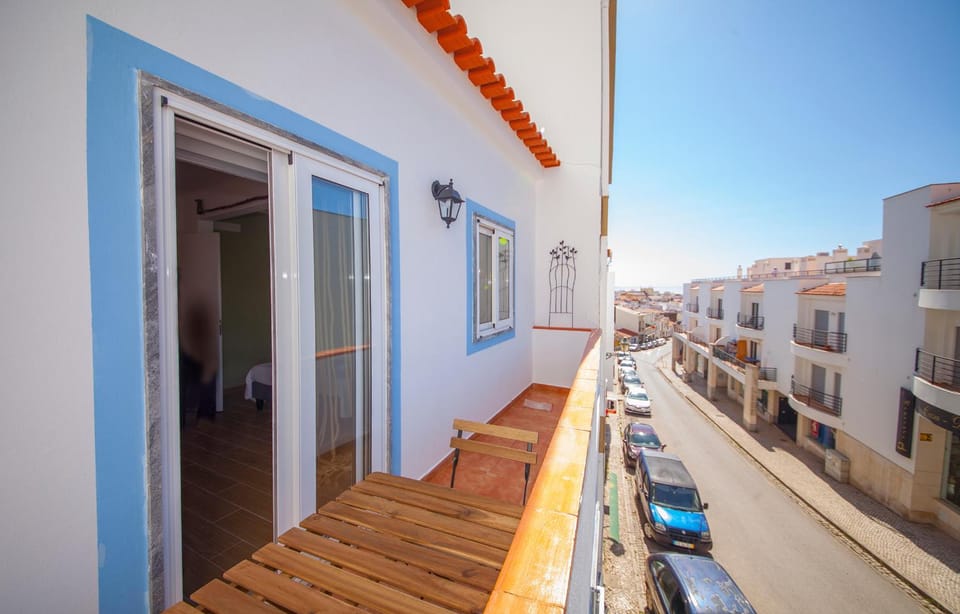 Property building, Neighbourhood, View (from property/room), Balcony/Terrace, Street view
