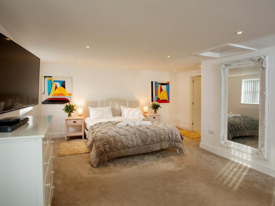 Bed, Bedroom