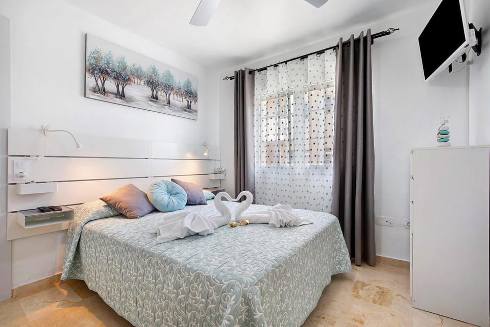 Living room, Bedroom