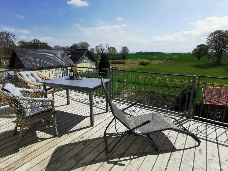 Property building, Balcony/Terrace