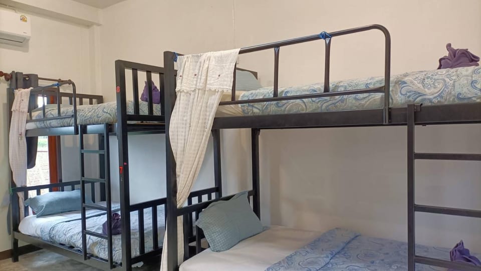 Bed, Bedroom, bunk bed