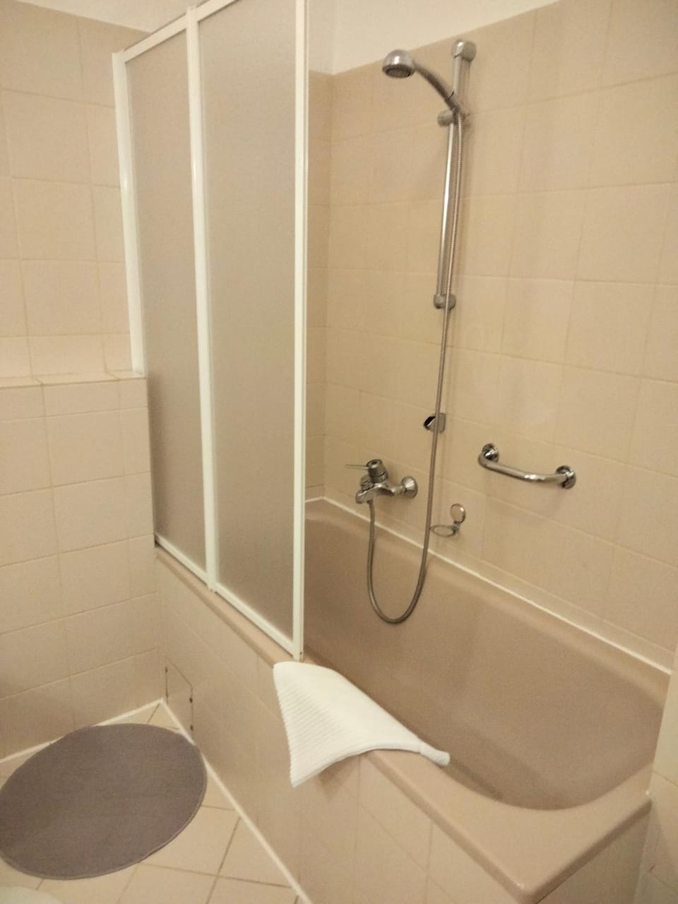 Shower, Bathroom, Bath, towels