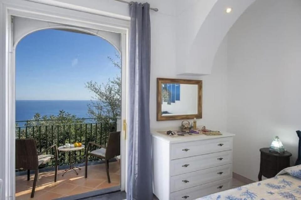Casa Luci relax, jacuzzi and breathtaking view Apartment in Praiano