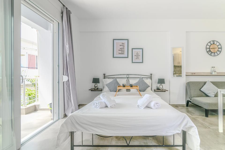 Spacious Flat For Friends & Couples With Balcony Apartment in Heraklion