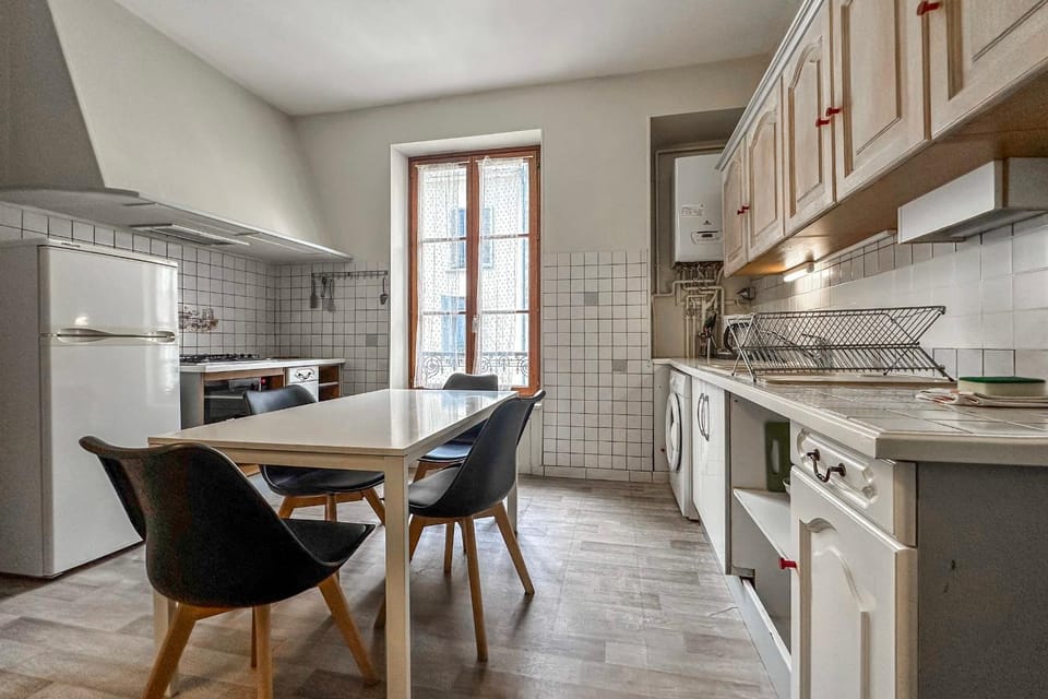 #EA The Red Dormoy Apartment in Grenoble