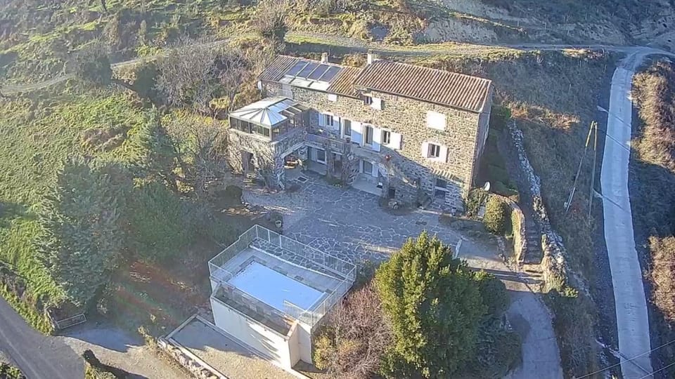 Gites en Ardèche avec Piscine et vue magnifique sur la vallée House in Provence-Alpes-Côte d'Azur
