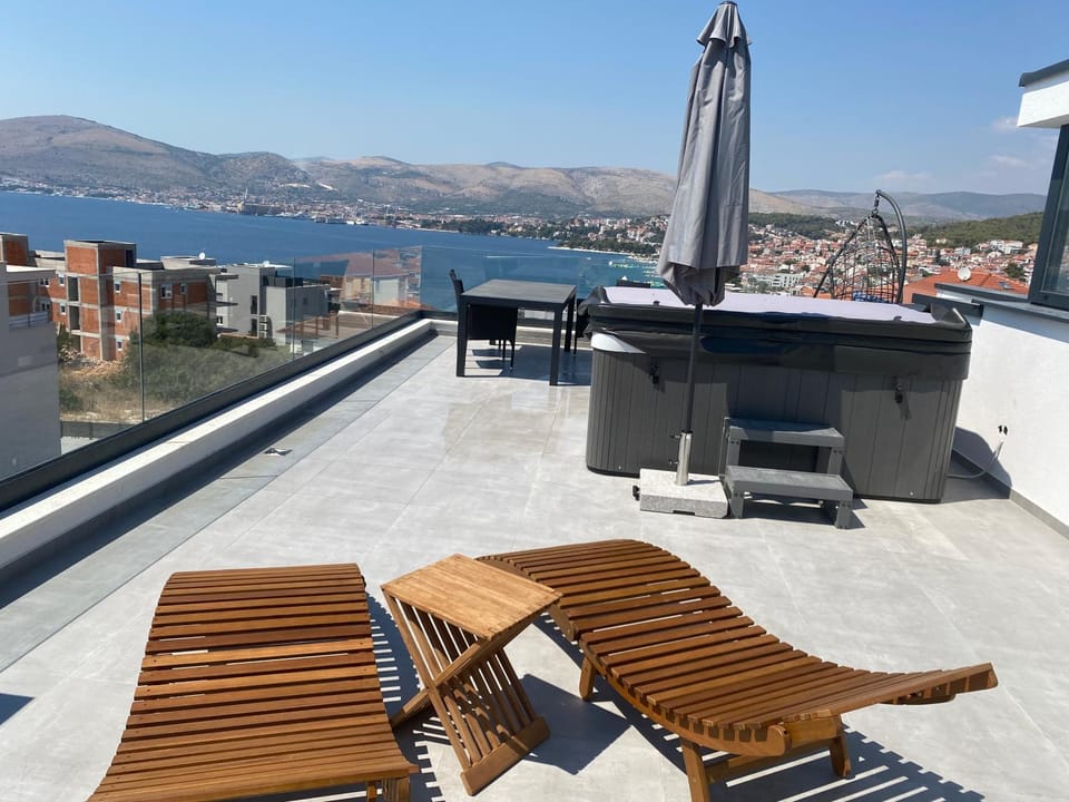 View (from property/room), Balcony/Terrace, Balcony/Terrace, Sea view, sunbed