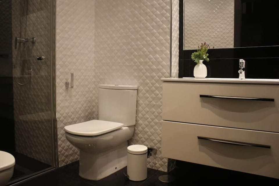 Shower, Bathroom, bidet