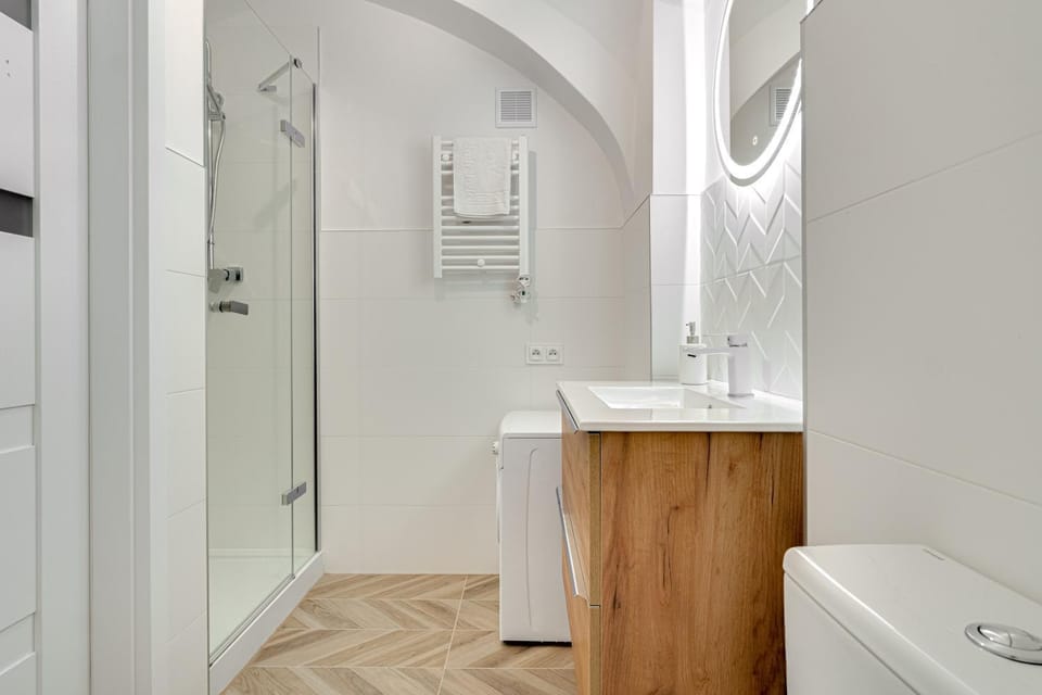 Shower, Bathroom, towels