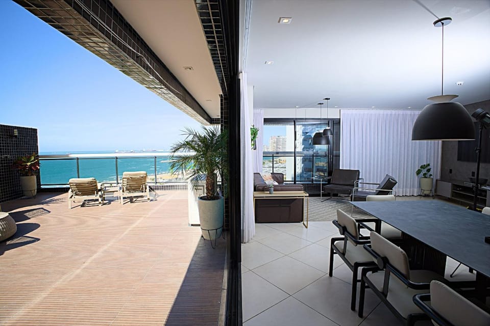 Patio, Living room