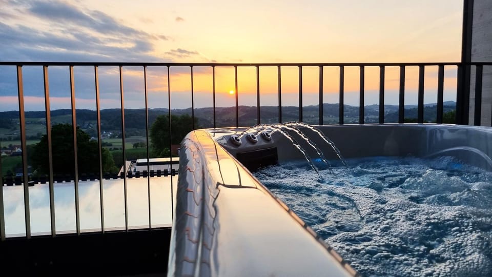 Natural landscape, Hot Tub, View (from property/room), Balcony/Terrace, Mountain view, Pool view, Sunset