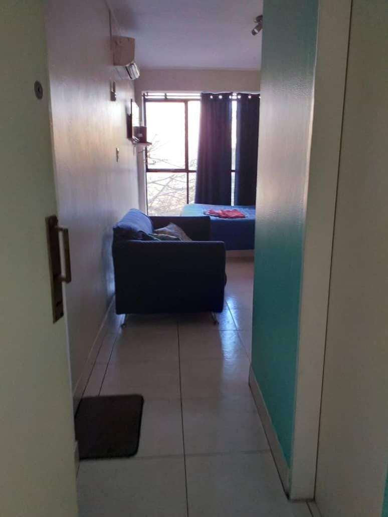 Luminoso monoambiente con cochera propia dentro del edificio Apartment in La Plata