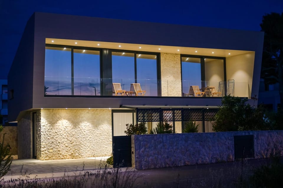 Property building, Balcony/Terrace