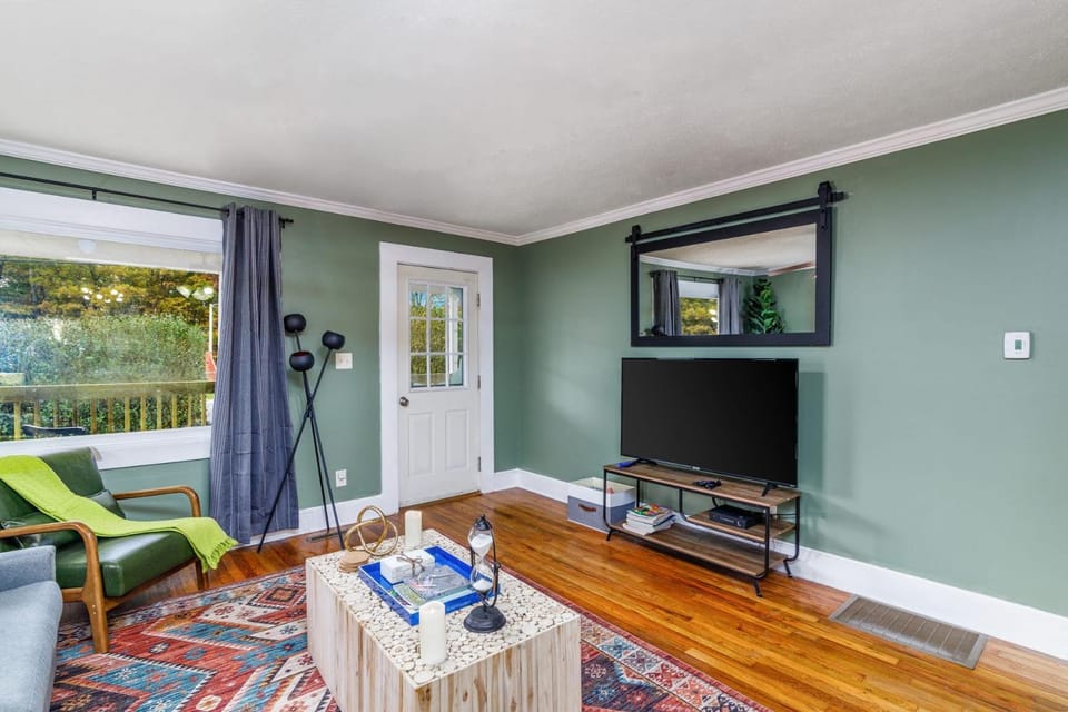 TV and multimedia, Seating area