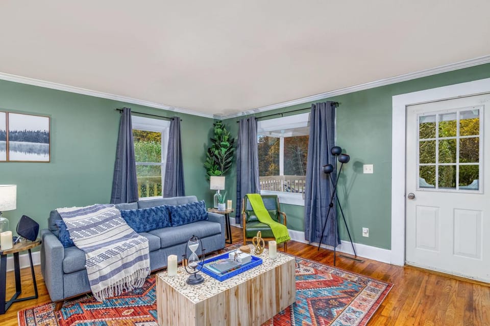 Living room, Seating area