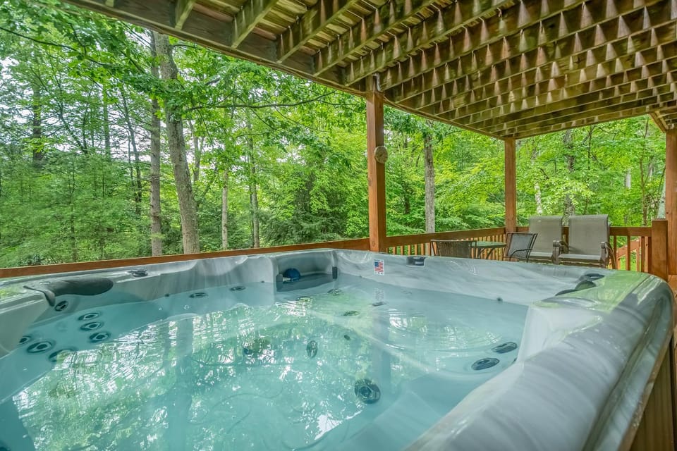 Patio, Natural landscape, Hot Tub, Balcony/Terrace, Seating area, Garden view