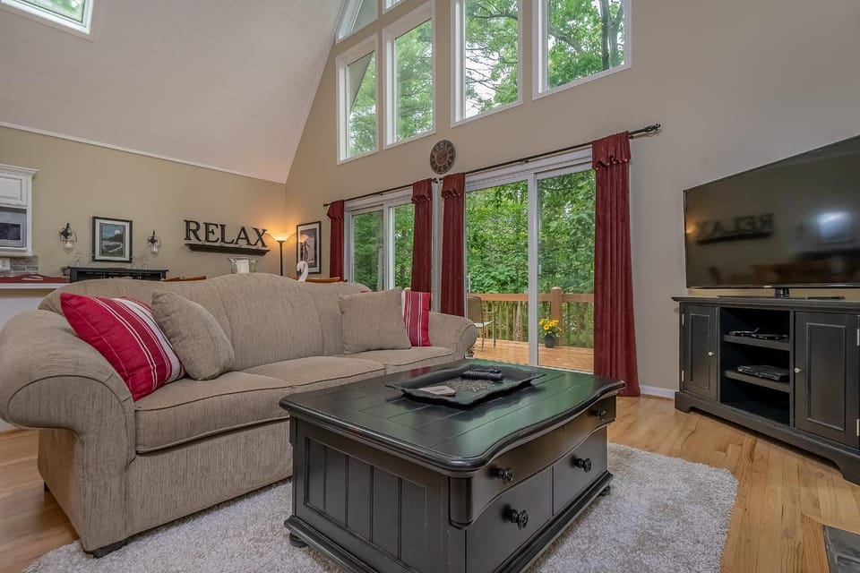 TV and multimedia, Balcony/Terrace, Living room, Seating area, Garden view, furniture