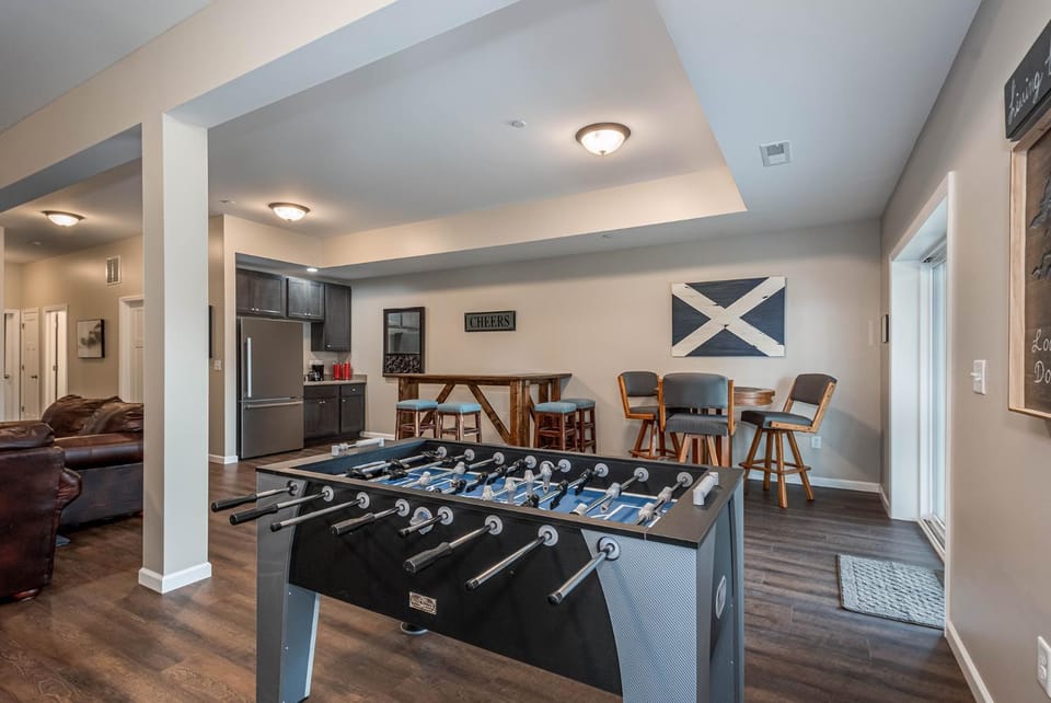 Game Room, Kitchen or kitchenette, Seating area, Dining area, Area and facilities, furniture