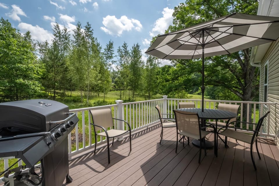 Patio, BBQ facilities, Garden, Seating area, Garden view