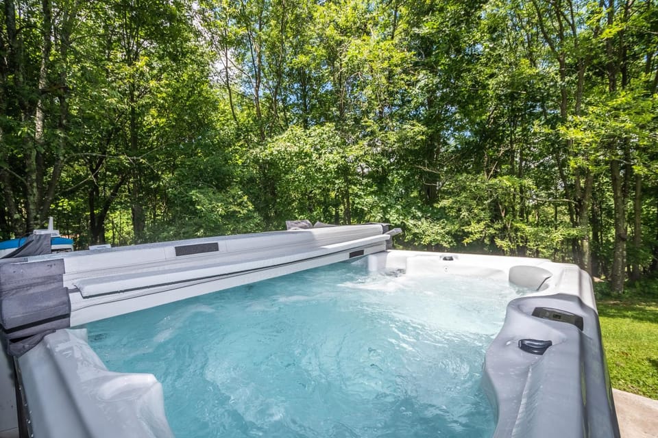 Natural landscape, Garden, Hot Tub, Garden view