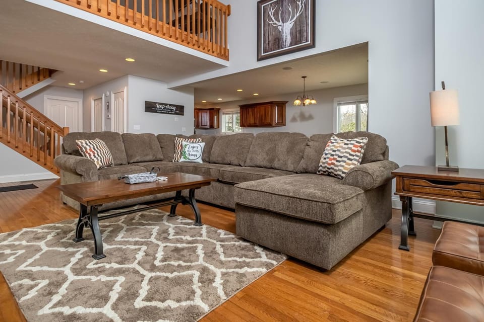 Living room, Seating area, furniture