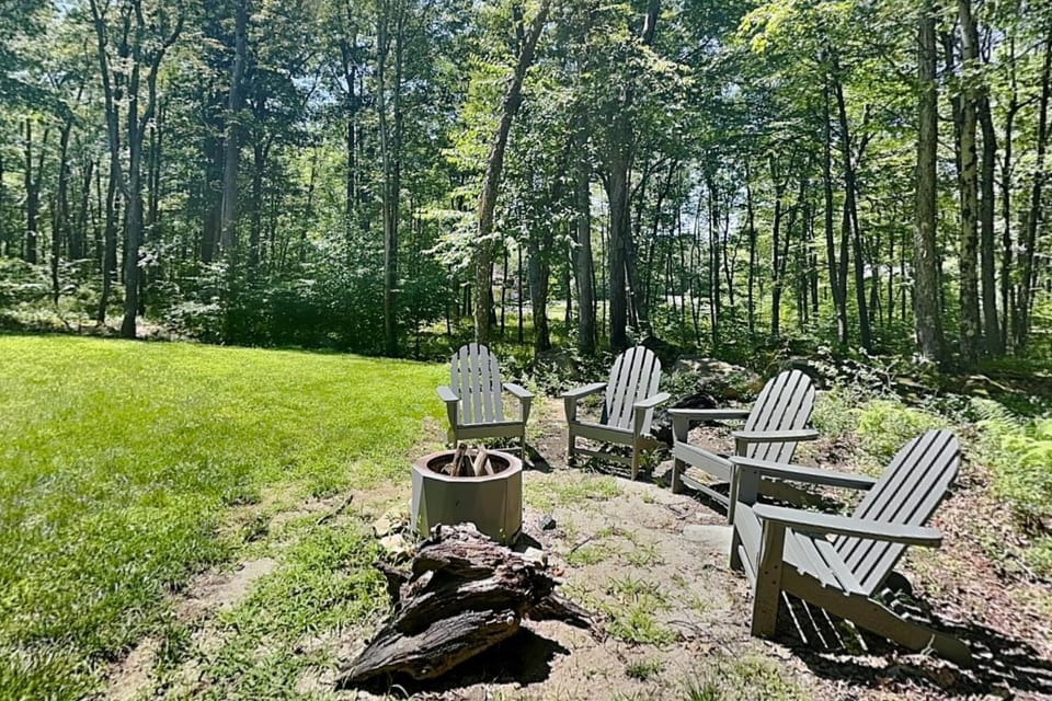 Natural landscape, BBQ facilities, Garden, Seating area, Garden view