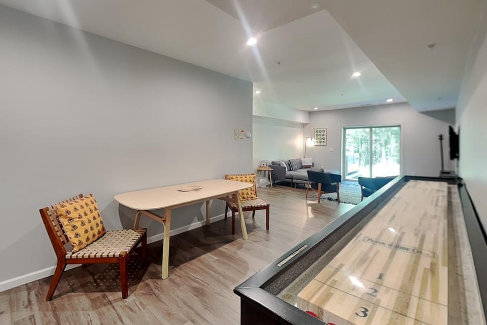 Game Room, Seating area, Garden view, furniture