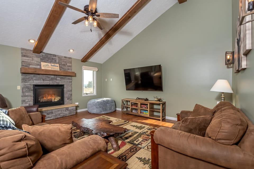 License to Chill House in Deep Creek Lake