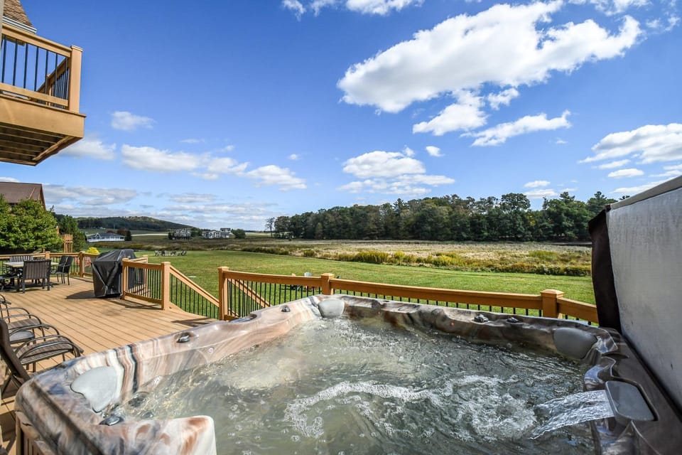 Patio, Natural landscape, Garden, Hot Tub, Balcony/Terrace, Garden view