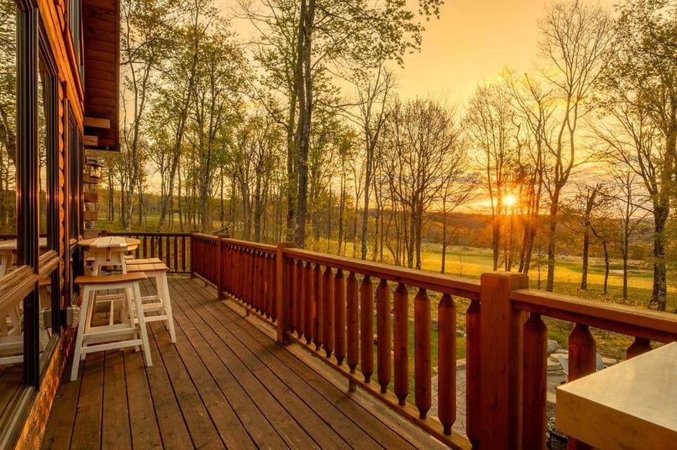 Property building, Patio, Natural landscape, Balcony/Terrace, Garden view, Sunset