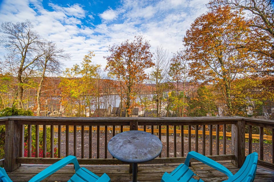 Patio, View (from property/room), Balcony/Terrace, Seating area, Garden view, Lake view, Mountain view